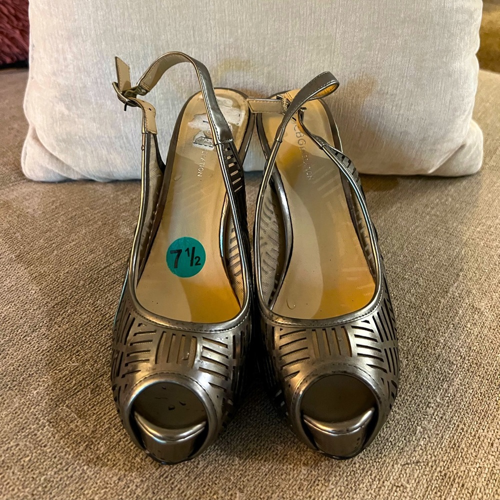 Retro silver BCBG Aztec Heels